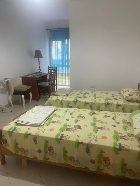 Tirane, jepet me qera apartament 2+1 Kati 2, 112 m² 700 € (Zogu i Zi)