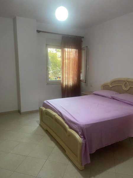 Tirane, jepet me qera apartament 2+1 Kati 2, 112 m² 700 € (Zogu i Zi)