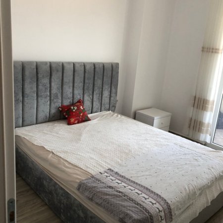 Tirane, jepet me qera apartament 1+1 Kati 5, 60 m² 500 € (Spitali Amerikan 3)