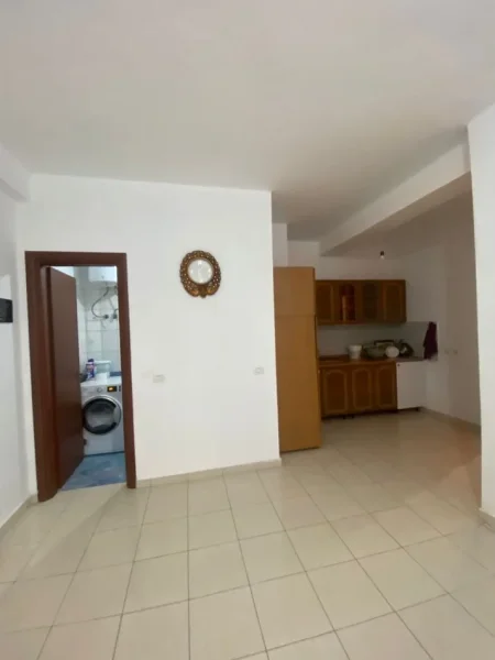 Tirane, jepet me qera apartament 3+1+Aneks+Ballkon Kati 2, 120 m² 350 € (Fresku te Spar 1)