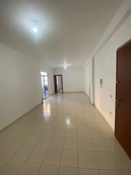 Tirane, jepet me qera apartament 3+1+Aneks+Ballkon Kati 2, 120 m² 350 € (Fresku te Spar 1)