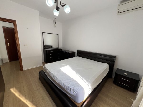 Tirane, jepet me qera apartament 2+1+Ballkon Kati 5, 100 m² 750 € (Rruga Pjeter Bogdani)