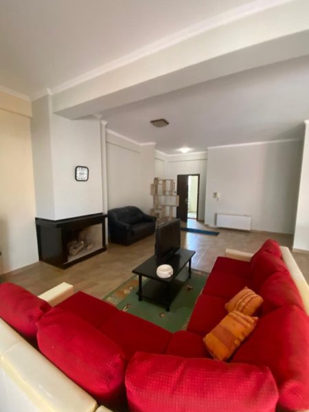 Tirane, jepet me qera apartament 3+1+Aneks+Ballkon Kati 2, 140 m² 650 € (Rruga Peti, Liqeni i Thate)