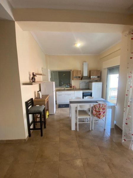 Tirane, jepet me qera apartament 3+1+Aneks+Ballkon Kati 2, 140 m² 650 € (Rruga Peti, Liqeni i Thate)