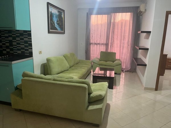 Tirane, jepet me qera apartament 2+1+Aneks+Ballkon Kati 6, 95 m² 400 € (Besim allla)