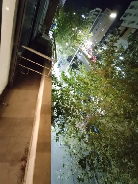 Tirane, jepet me qera ambjent biznesi Kati 1, 30 m² 400 € (2Rotondot Unaza e Re)