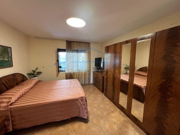 Tirane, jepet me qera apartament 2+1 Kati 2, 85 m² 500 € (Rruga Petro Nini Luarasi Mini Bashkia 2)