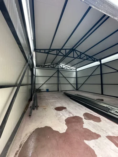 Tirane, jepet me qera magazine Kati 0, 110 m² 800 € (Astir)