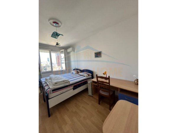 Tirane, jepet me qera apartament 3+1 Kati 7, 157 m² 800 € (Myslym Shyr)
