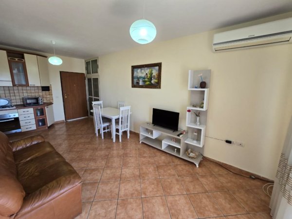 !!!DHENE!!!Durres, jepet me qera apartament 1+1+Ballkon Kati 5, 70 m² 300 € (Prane kompleksit Florida)