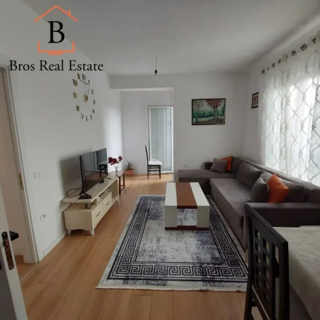 Tirane, shitet apartament 1+1+Ballkon Kati 3, 63 m² 108.000 € (Rruga e dibres)