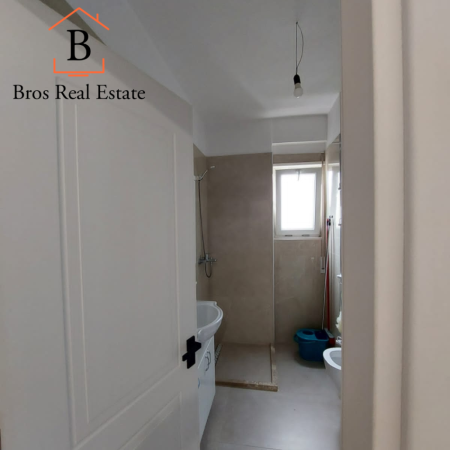 Tirane, shitet apartament 1+1+Ballkon Kati 3, 63 m² 108.000 € (Rruga e dibres)