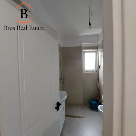 Tirane, shitet apartament 1+1+Ballkon Kati 3, 63 m² 108.000 € (Rruga e dibres)