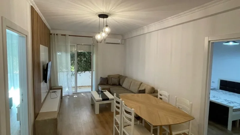 Tirane, jepet me qera apartament 2+1+Aneks+Ballkon Kati 2, 81 m² 750 € (kodra e diellit)