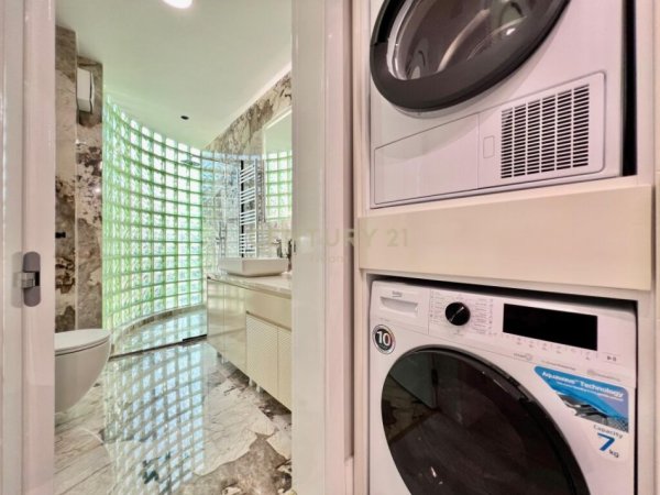 Tirane, jap me qera apartament 2+1+2 , 155 m² 2.300 € (pranë Vilës ENVER, Ish Blloku)