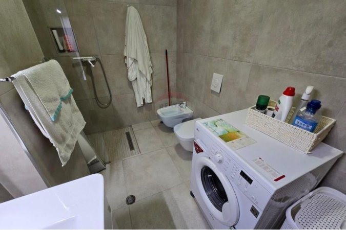 Tirane, jepet me qera apartament 2+1 Kati 4, 74 m² 850 € (Myslym Shyri)
