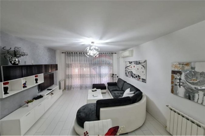 Tirane, jepet me qera apartament 2+1 Kati 5, 105 m² 750 € (Skender Luarasi - Komuna e Parisit)
