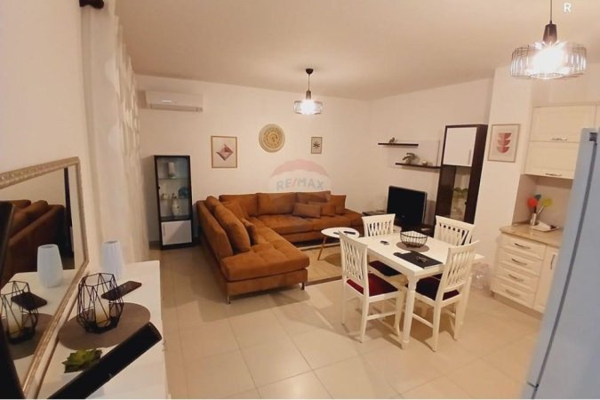Tirane, jepet me qera apartament 1+1 Kati 7, 60 m² 600 € (Ndre Mjeda - Kompleksi Kontakt)