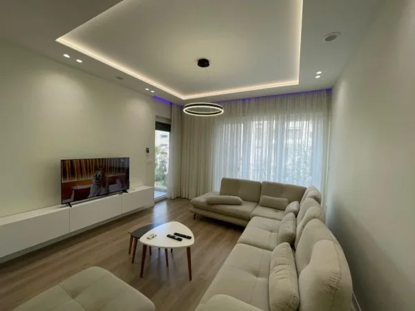 Tirane, shitet apartament 3+1+Aneks+Ballkon Kati 1, 110 m² 275.000 € (Liqeni i Thate)