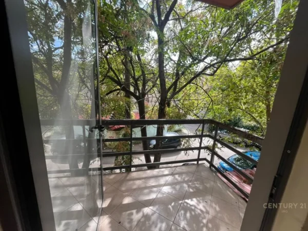 Tirane, shitet apartament 2+1+Ballkon Kati 2, 100 m² 159.000 € 