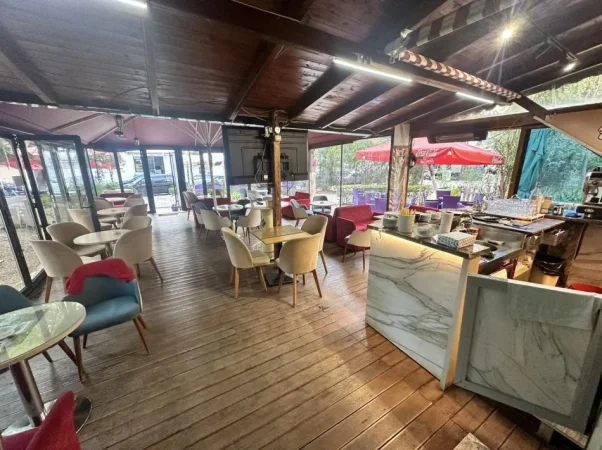 Tirane, shes bar-kafe Kati 0, 120 m² 170.000 € (Prane Rr. Myslym Shyri)