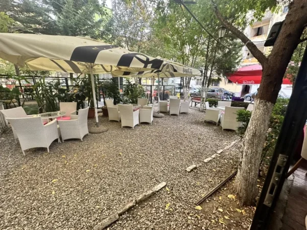 Tirane, shes bar-kafe Kati 0, 120 m² 170.000 € (Prane Rr. Myslym Shyri)