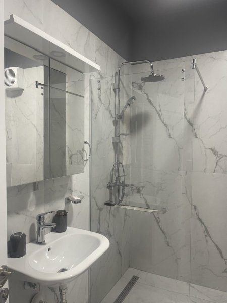 Tirane, jepet me qera apartament 1+1+Aneks+Ballkon Kati 7, 67 m² 600€ (Kompleksi ASL, Prane QSUT Rruga Kongresi Manastirit)