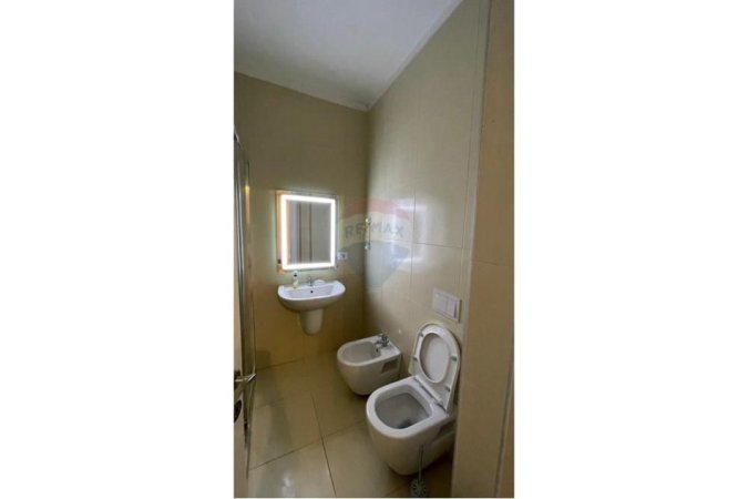 Tirane, jepet me qera apartament 1+1 Kati 2, 50 m² 600 € (Myslym shyri)