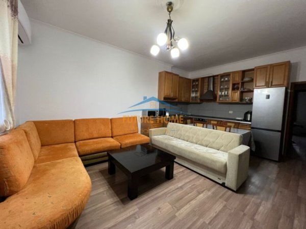 Tirane, shitet apartament 2+1 Kati 3, 85 m² 73.000 € (Rruga Azem Galica)