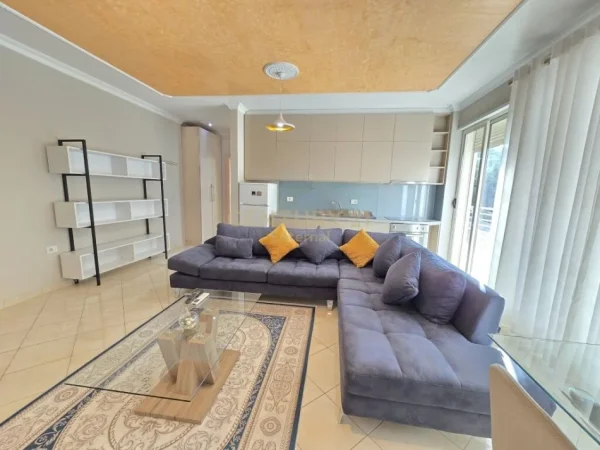 Tirane, shitet 1+1 Kati 6, 64 m² 135.000 € (liqeni i thate)