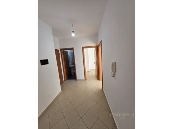 Tirane, shitet apartament 3+1 Kati 5, 123 m² 129.000 € (Fresk)