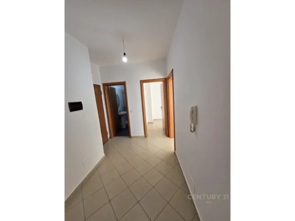 Tirane, shitet apartament 3+1 Kati 5, 123 m² 129.000 € (Fresk)