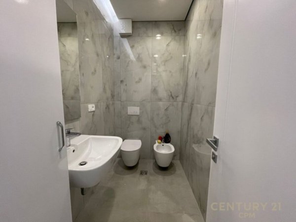 shitet apartament 3+1 , 110 m² 275.000 € (PARK LIFE)