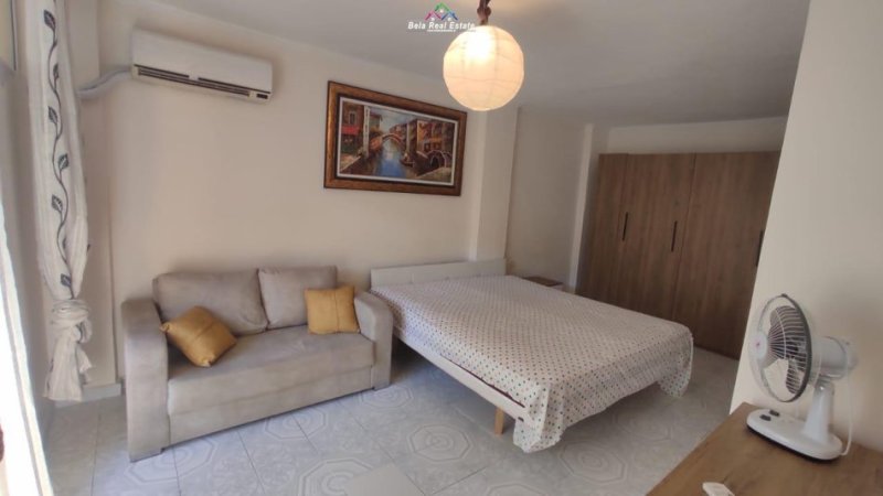 Tirane, jepet me qera apartament 1+1 Kati 2, 60 m² 550 € (Bllok, Sheshi Wilson)