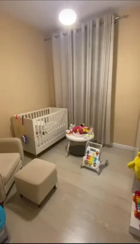 Tirane, jepet me qera apartament 2+1 Kati 4, 100 m² 700 € (Liqeni i Tiranes, Kopshti Zoologjik)