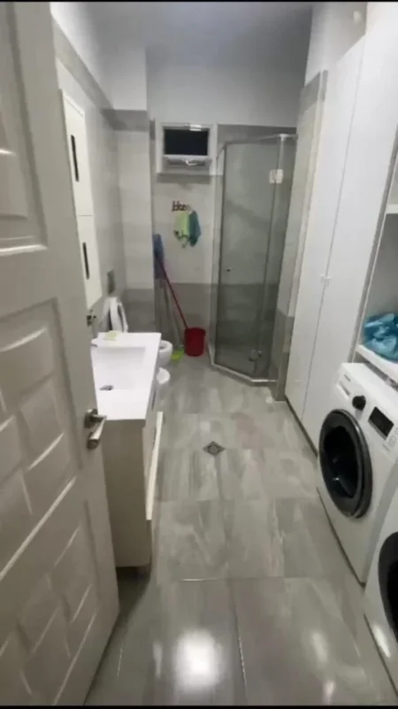 Tirane, jepet me qera apartament 2+1 Kati 4, 100 m² 700 € (Liqeni i Tiranes, Kopshti Zoologjik)