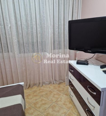 Tirane, jepet me qera apartament 3+1 Kati 4, 110 m² 800 € (Zogu Zi)