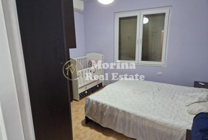 Tirane, jepet me qera apartament 3+1 Kati 4, 110 m² 800 € (Zogu Zi)
