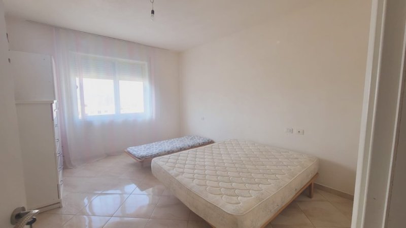 Durres, jepet me qera apartament 1+1 Kati 9, 60 m² 260 €