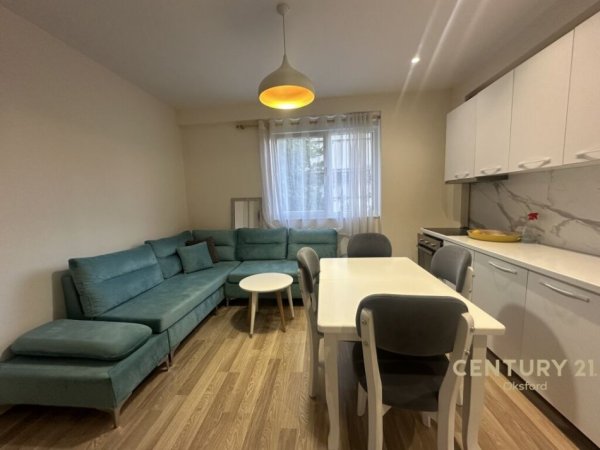 Tirane, jap me qera apartament 1+1+Ballkon , 62 m² 500 € (Liqeni i Thatë)