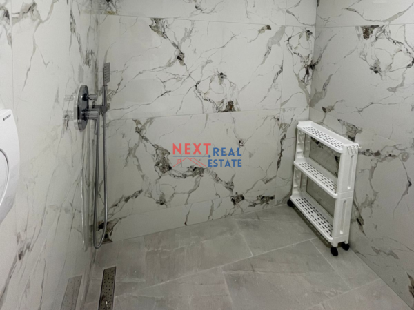 Vlore, jepet me qera apartament duplex 1+1 , 350 € (LUNGOMARE)