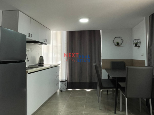 Vlore, jepet me qera apartament duplex 1+1 , 350 € (LUNGOMARE)