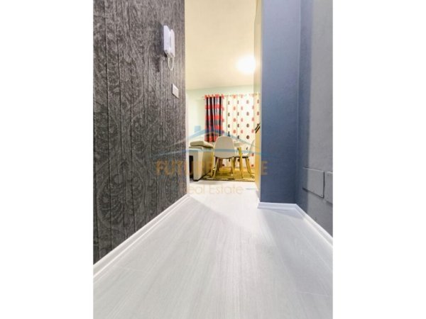 Tirane, jepet me qera apartament 1+1 Kati 3, 64 m² 600€ (Unaza e Re)
