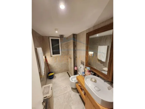 Tirane, jepet me qera apartament 2+1 Kati 3, 78 m² 700 € (ASIM Vokshi)