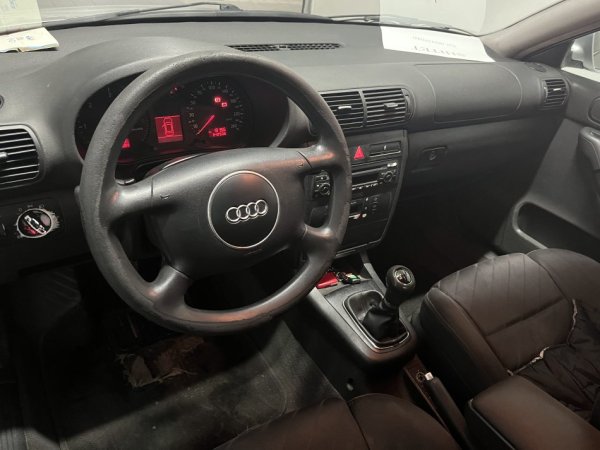 Elbasan, shes makine Audi A3 Nafte, gri metalizato manuale 1.700 €