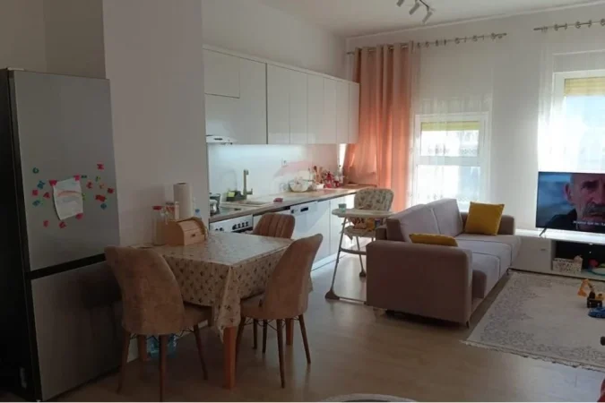 Tirane, jepet me qera apartament 2+1 Kati 5, 78 m² 500 € (Ali demi)