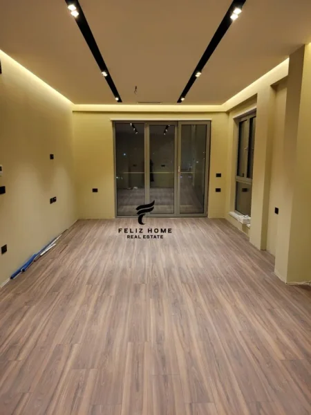 Tirane, jepet me qera zyre Kati 7, 125 m² 1.800 € (RRUGA E DURRESIT)