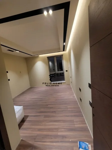 Tirane, jepet me qera zyre Kati 7, 125 m² 1.800 € (RRUGA E DURRESIT)