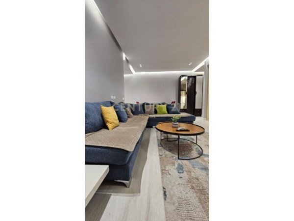 Tirane, shitet apartament 2+1 Kati 1, 112 m² 270.000 € (Rruga e Barrikadave)
