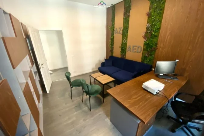 Tirane, jepet me qera zyre Kati 5, 133 m² 950 € (rruga e Kavajes)